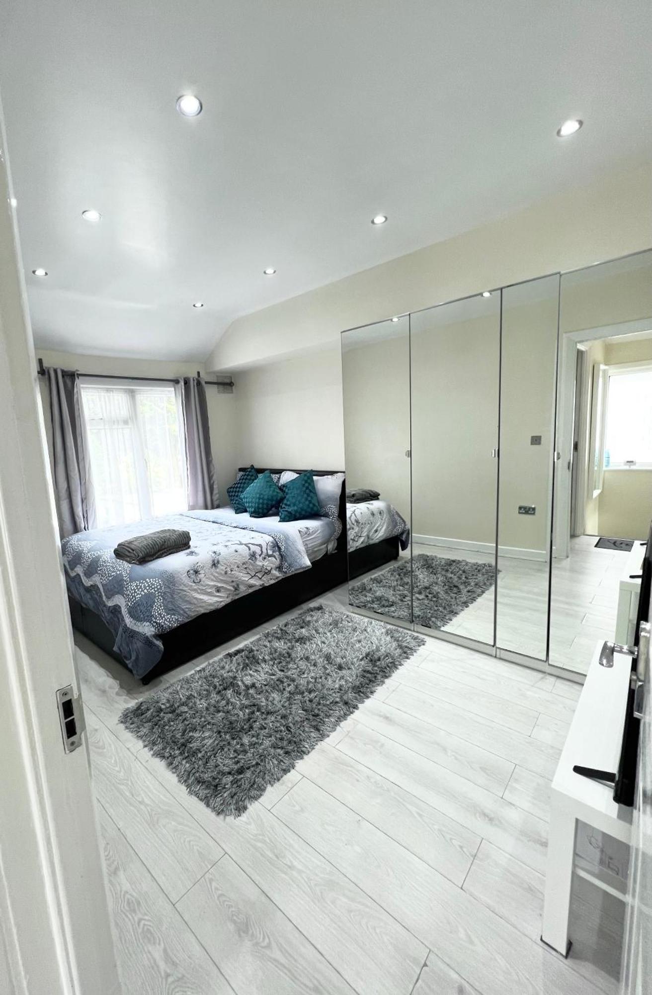 Cosy Private Flat In London, Free Parking On Premise Apartment Carshalton Exterior photo