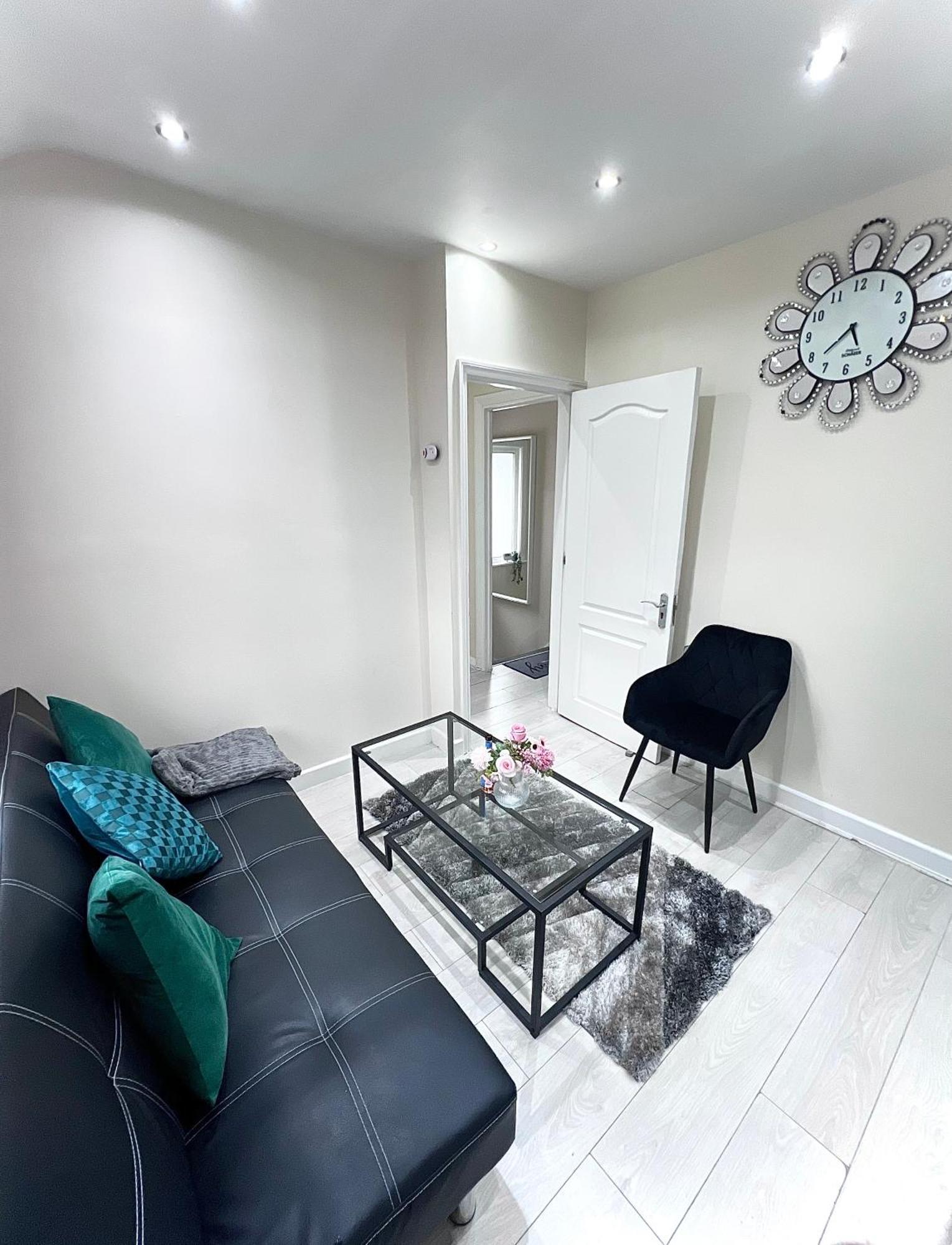 Cosy Private Flat In London, Free Parking On Premise Apartment Carshalton Exterior photo